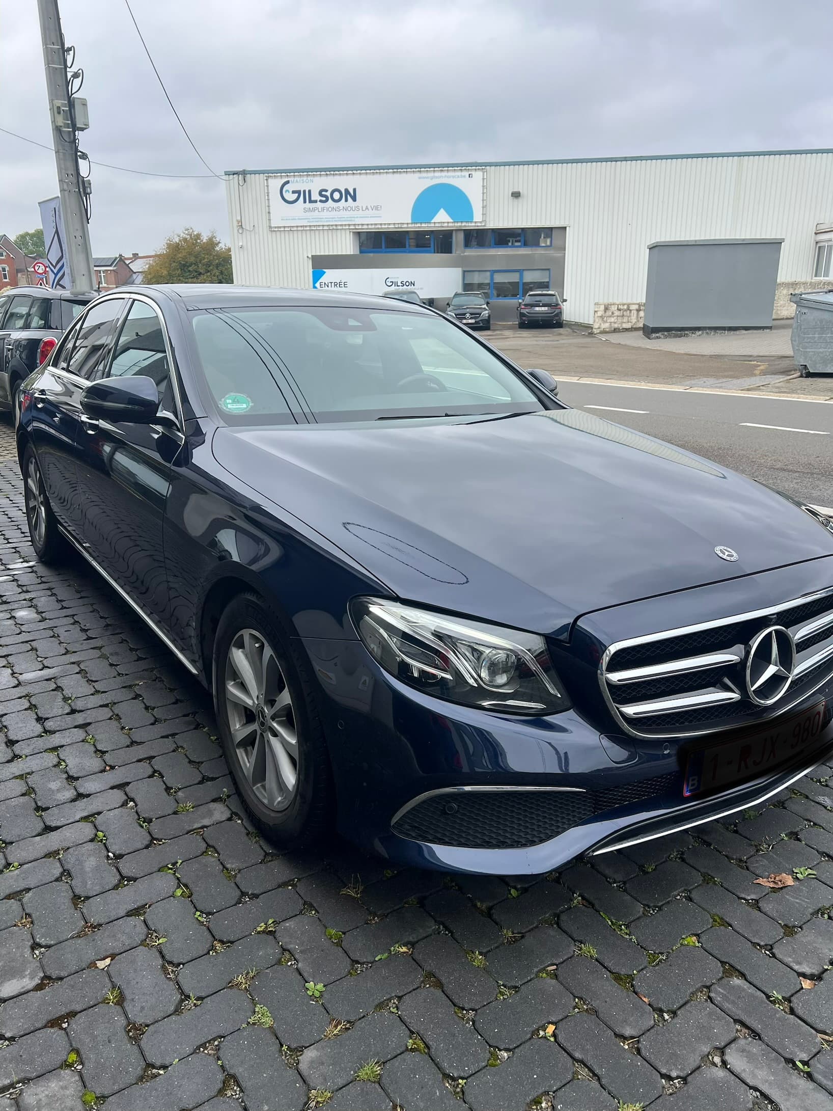 Mercedes-Benz E 200 — 3/10