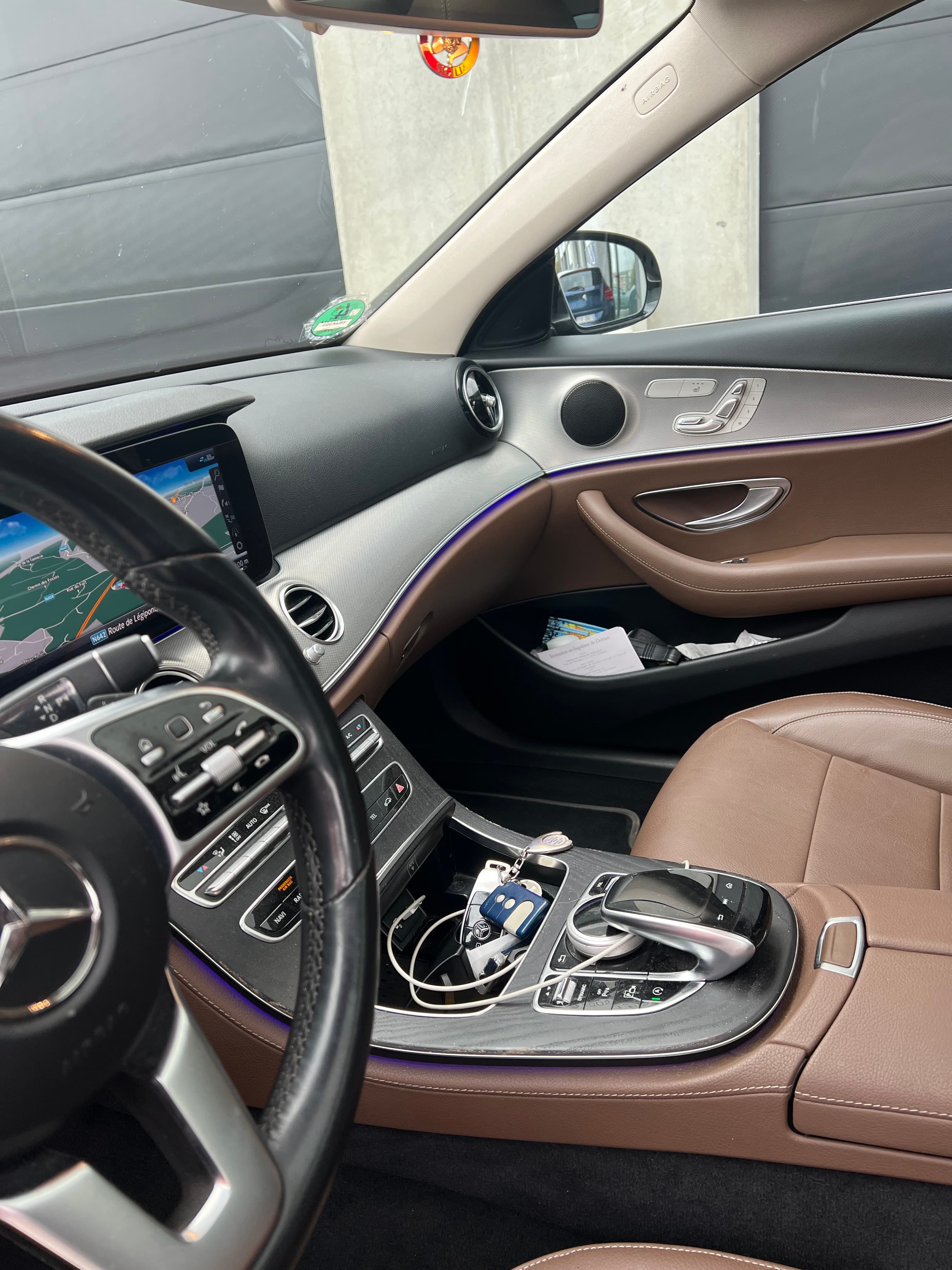 Mercedes-Benz E 200 — 4/10
