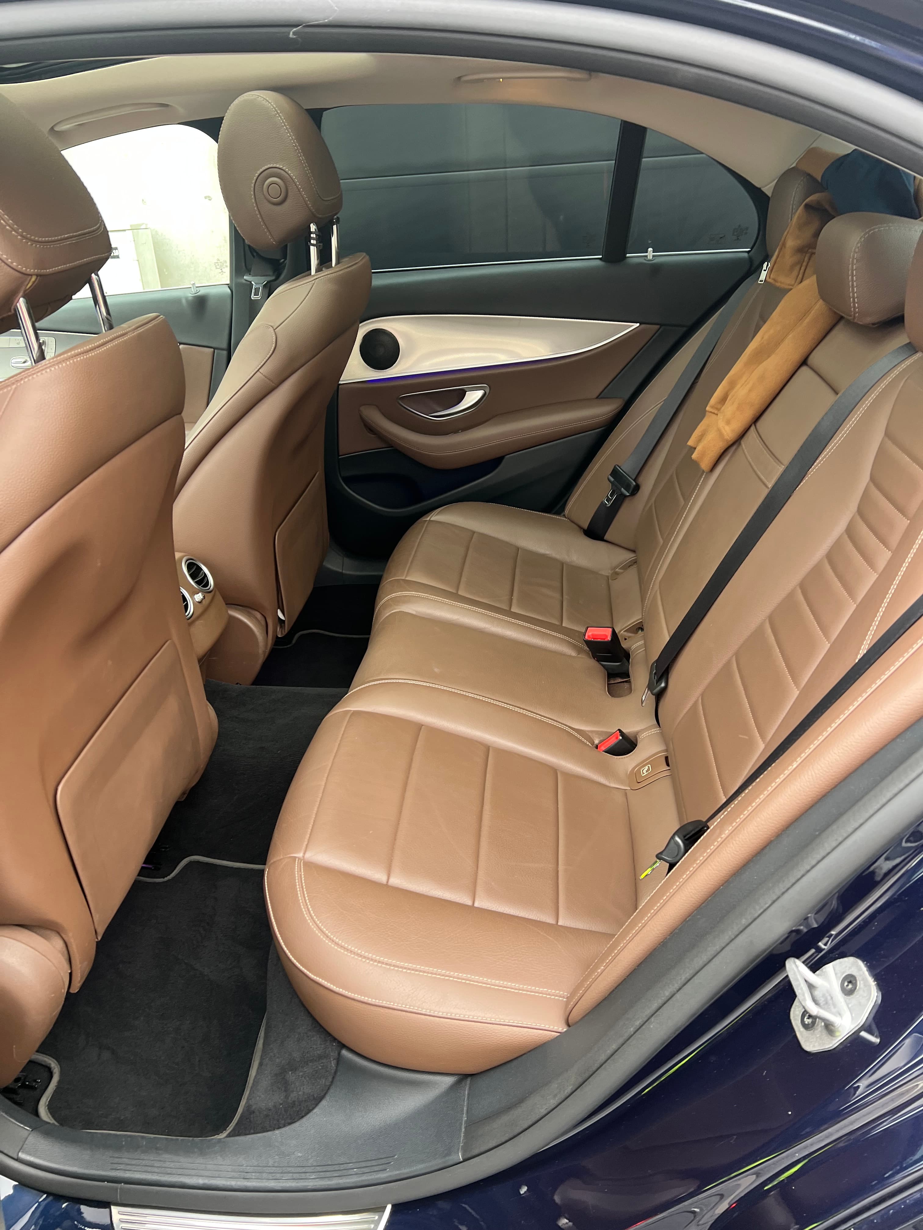 Mercedes-Benz E 200 — 7/10